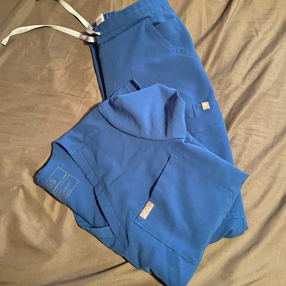 Figs scrub set